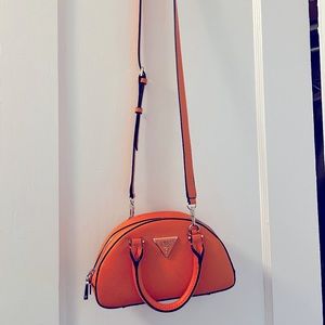 Women’s cross body guess bag